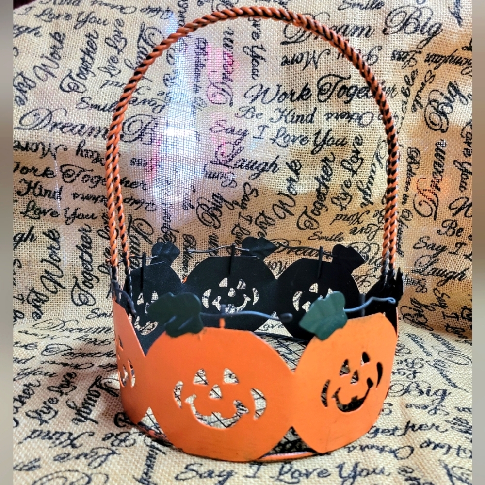 Rare Vintage metal and wire jack o lantern Halloween basket decor 🎃🎃🎃